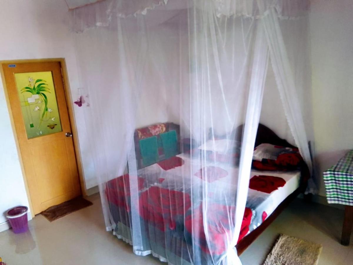 New Red Rose Ella Apartment Bagian luar foto