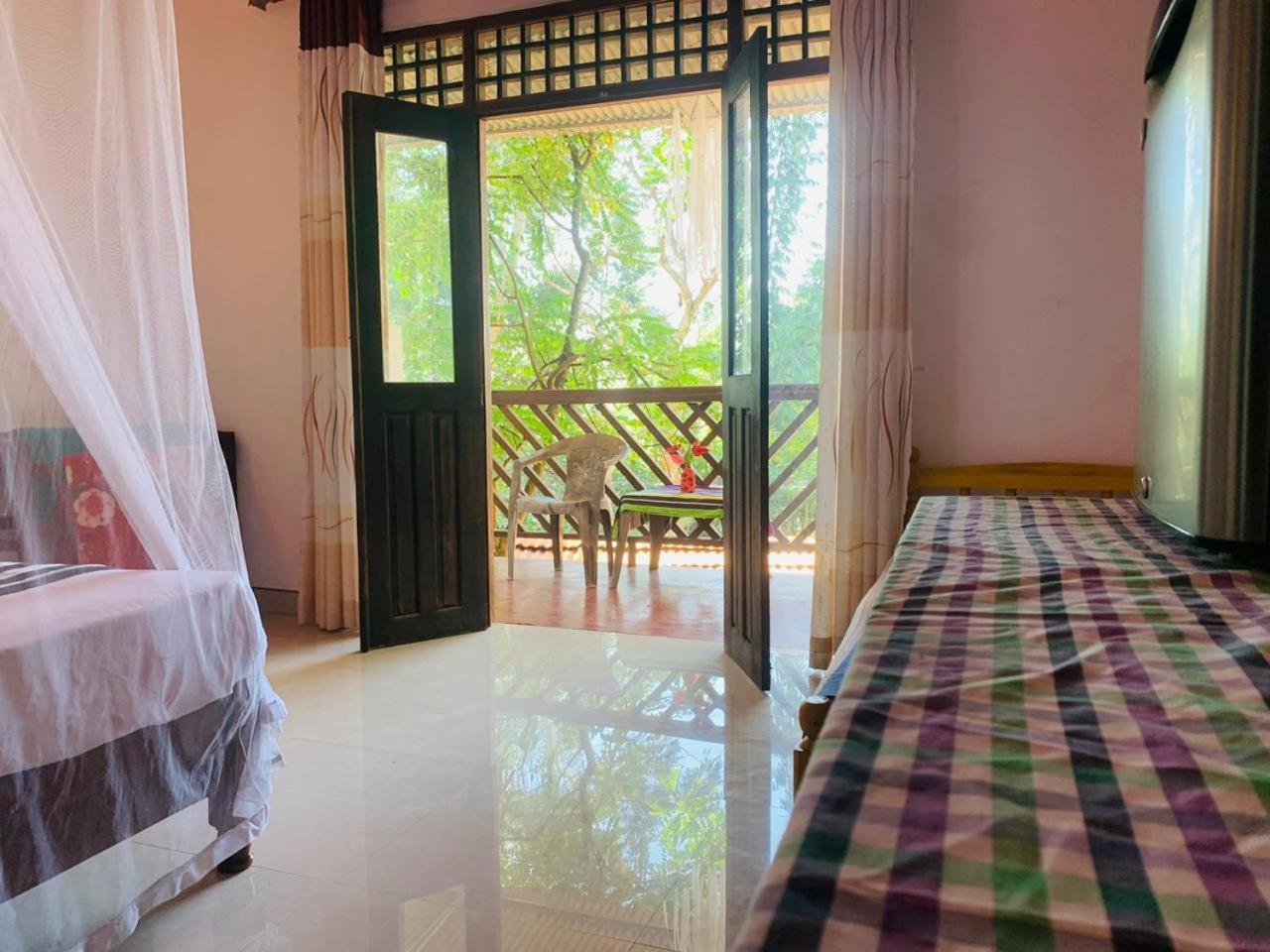 New Red Rose Ella Apartment Bagian luar foto