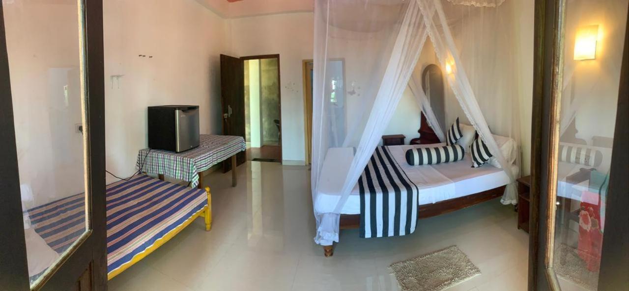 New Red Rose Ella Apartment Bagian luar foto