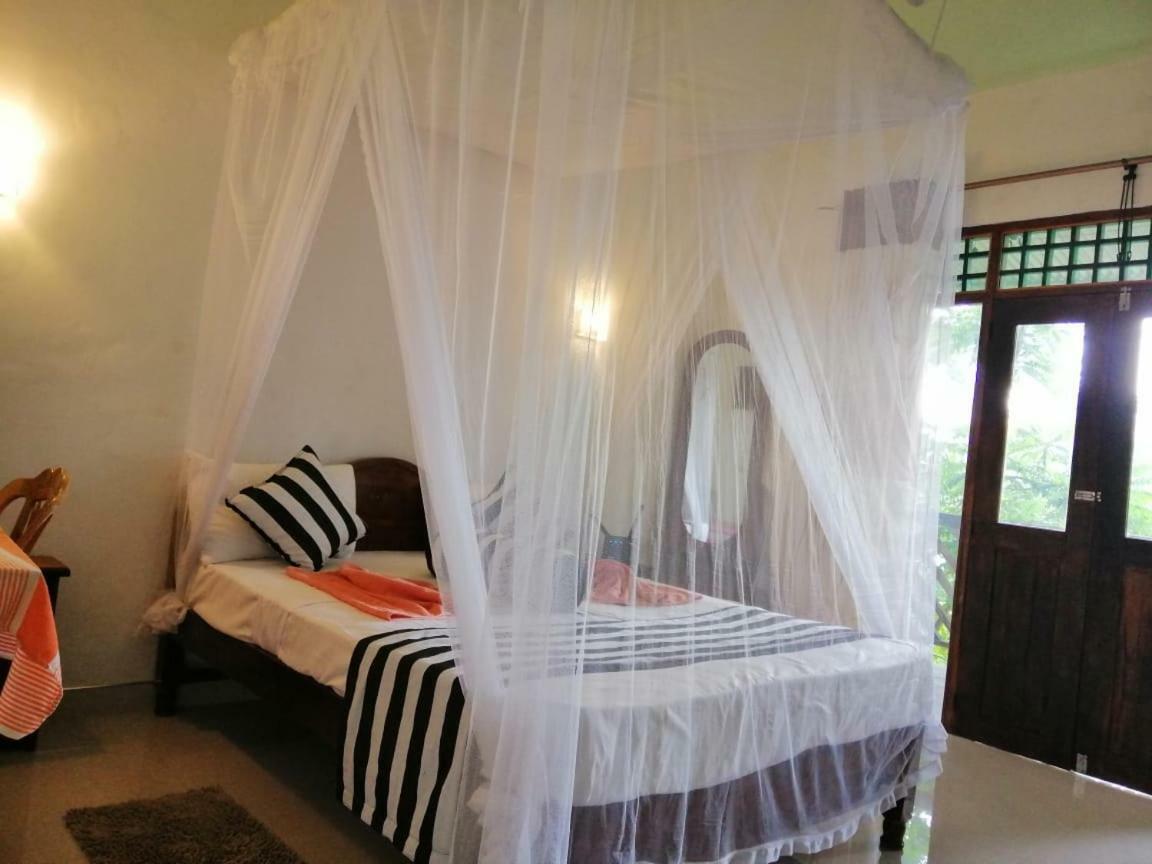 New Red Rose Ella Apartment Bagian luar foto